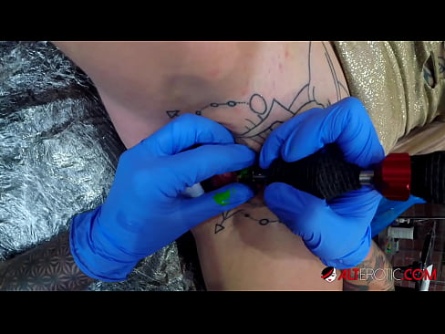 ❤️ Extrem tätowierte Hottie Sully Savage hat ein Tattoo auf ihrer Klitoris ❤️❌ Porno fb bei porn de.pornoincest.ru ❌